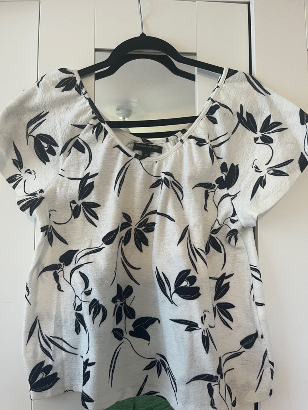 Banana Republic White Short Sleeve Floral Tee with Black Print